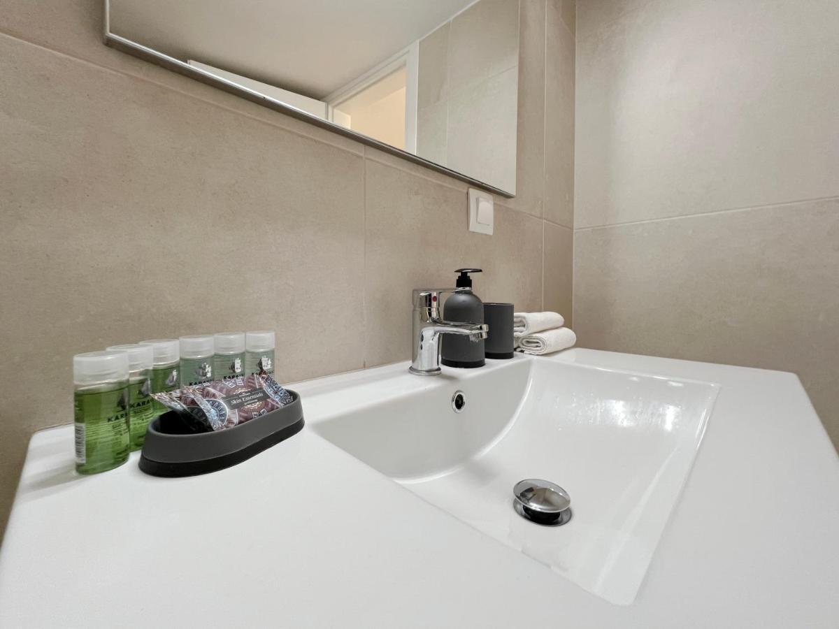 Apartamento Mouson Modern 80Sqm Apt Next To Edem Beach Atenas Exterior foto